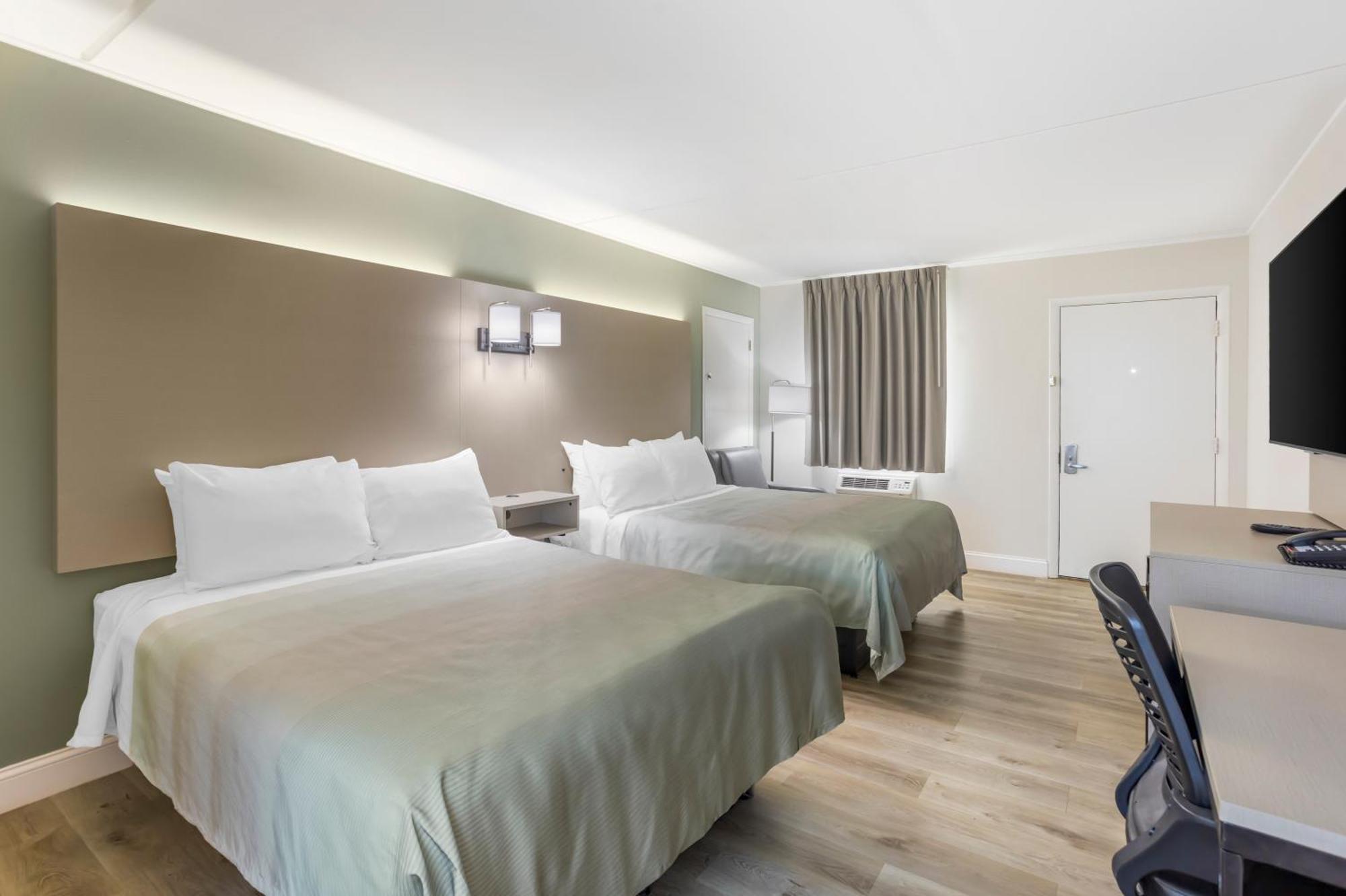 Quality Inn Smoketown  エクステリア 写真