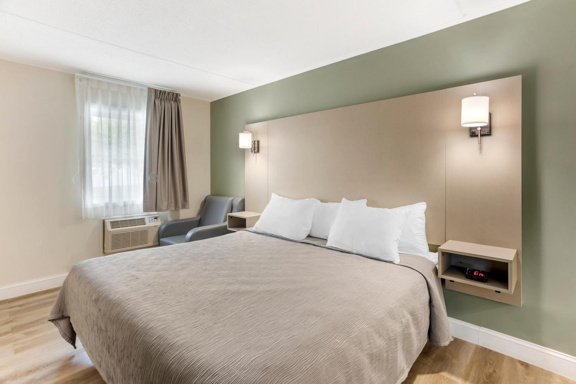 Quality Inn Smoketown  エクステリア 写真